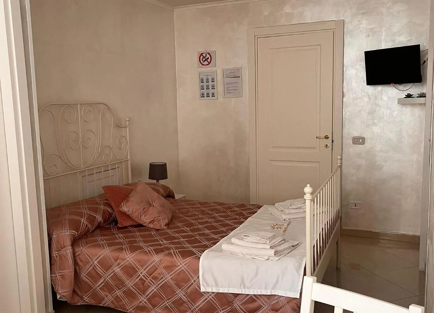 Apartamento La Dimora Del Principe Nápoles Italia